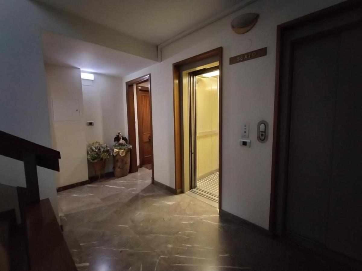 Apartamenticos Plaza Del Pilar III Zaragoza Bagian luar foto